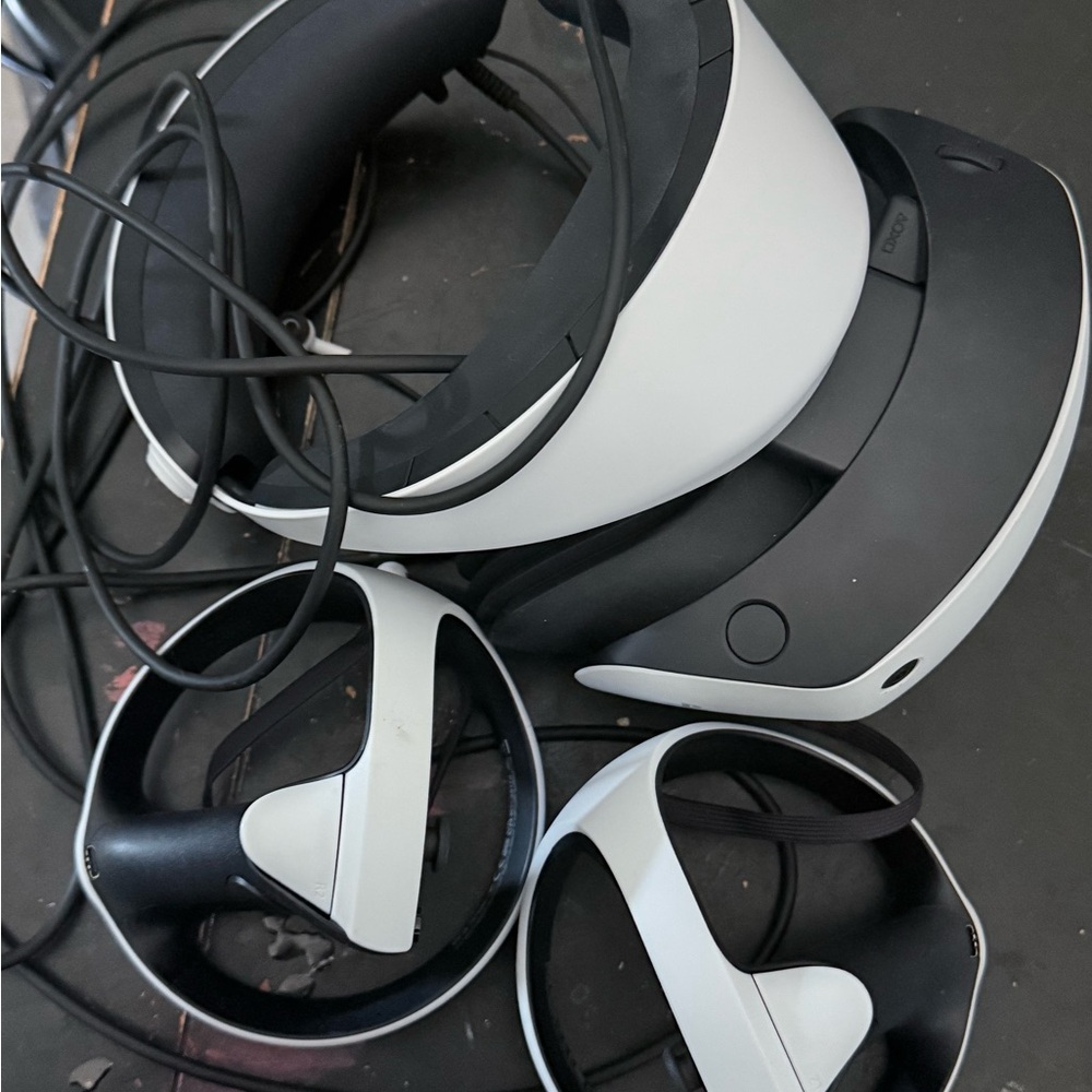 PlayStation Sony VR Headset and Controllers - Black and White